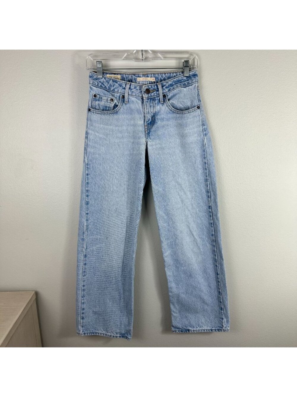 Levi's Low Loose Jeans Light Wash Jeans 24 Minimalist Contemporary School Everyd